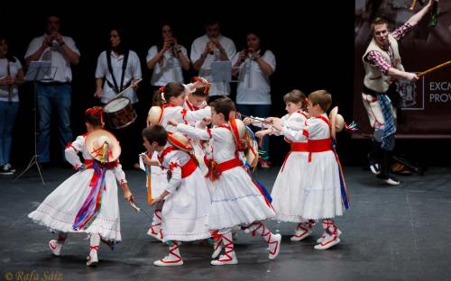 Danzantes de Alcalá de la Selva (Teruel)